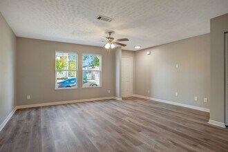 5860 Monroe Crossing in Nashville, TN - Building Photo - Building Photo