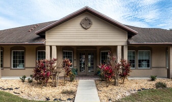 VICTORIA GARDENS APARTMENTS in Port Orange, FL - Building Photo