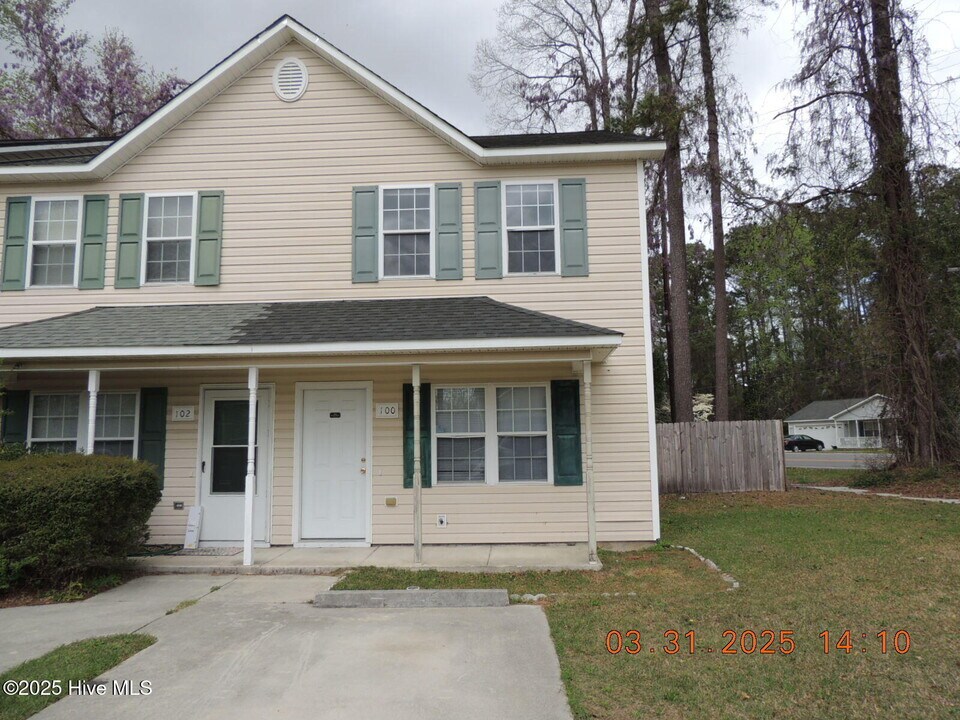 100 Pisgah Ct in Jacksonville, NC - Building Photo