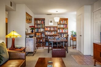 941 Calle Mejia in Santa Fe, NM - Building Photo - Building Photo
