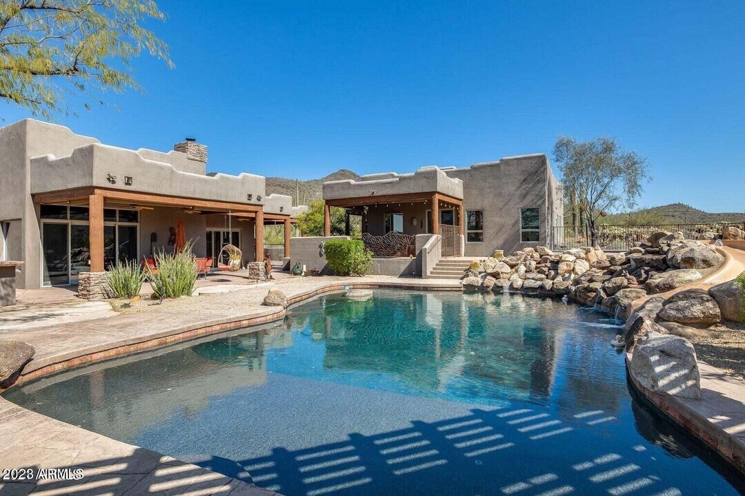40612 N 28th St in Cave Creek, AZ - Building Photo