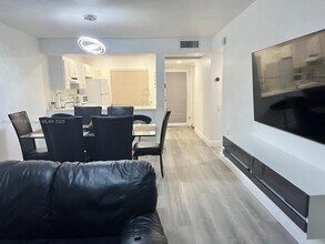 1208 Bahama Bend in Coconut Creek, FL - Building Photo - Building Photo