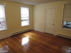 14 Garrison Ave-Unit -# 2 in Somerville, MA - Foto de edificio - Building Photo