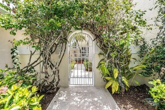23 Windsor Ln in Palm Beach Gardens, FL - Building Photo - Building Photo