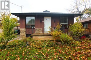 39 Risdon Ct in Toronto, ON - Building Photo