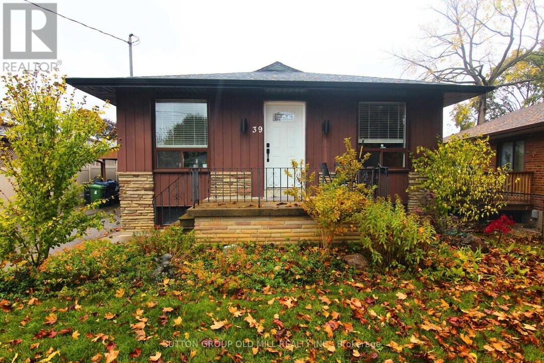 39 Risdon Ct in Toronto, ON - Building Photo