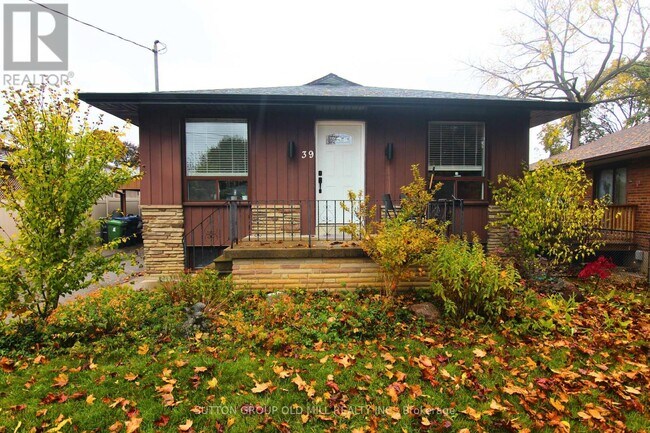 property at 39 Risdon Ct