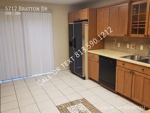 5712 Bratton Dr in Tampa, FL - Building Photo - Building Photo