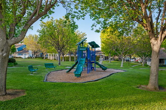 Woodside Village in Ventura, CA - Building Photo - Building Photo