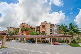 9715 Acqua Ct in Naples, FL - Foto de edificio - Building Photo
