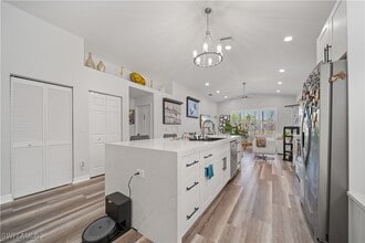 1638 Triangle Palm Terrace in Naples, FL - Building Photo - Building Photo