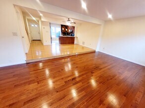 7415 Fountain Head Dr in Annandale, VA - Building Photo - Building Photo