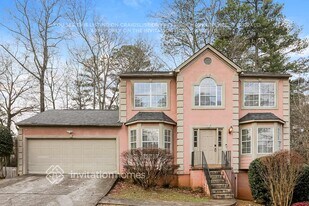 1059 Shadow Lake Dr in Lithonia, GA - Building Photo