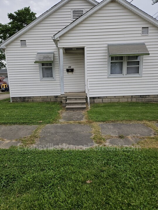 120 S Seminary St in Princeton, IN - Building Photo