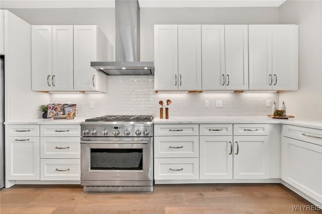 property at 272 Lakefront Blvd