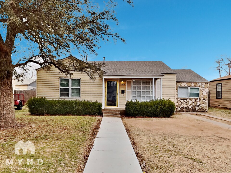 2803 37th St in Lubbock, TX - Building Photo