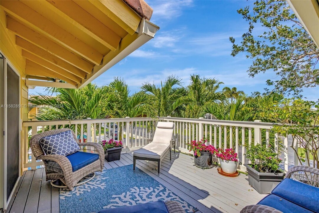 237 Seabreeze Cir in Jupiter, FL - Building Photo