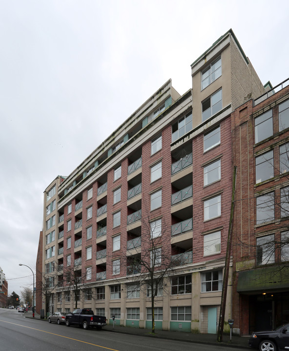 Alexander House in Vancouver, BC - Building Photo