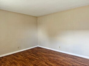 805 Simpson Rd in Victoria, TX - Building Photo - Building Photo