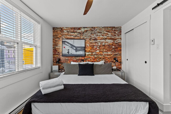 137 Gower St, Unit SI FL2-ID1438815P in St John's, NL - Building Photo - Building Photo