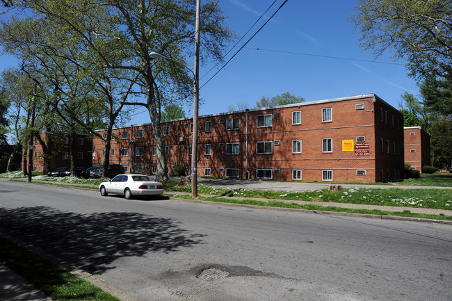 Church Lane Court Apartments in Philadelphia, PA - Building Photo - Building Photo