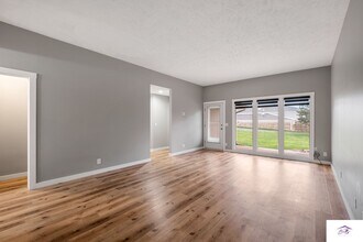 20205 Veterans Dr in Omaha, NE - Building Photo - Building Photo