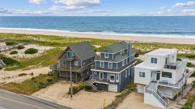 891 Dune Rd in Westhampton Beach, NY - Building Photo - Building Photo