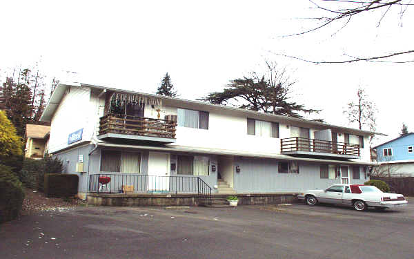 Hill Crest Apartments in Camas, WA - Building Photo