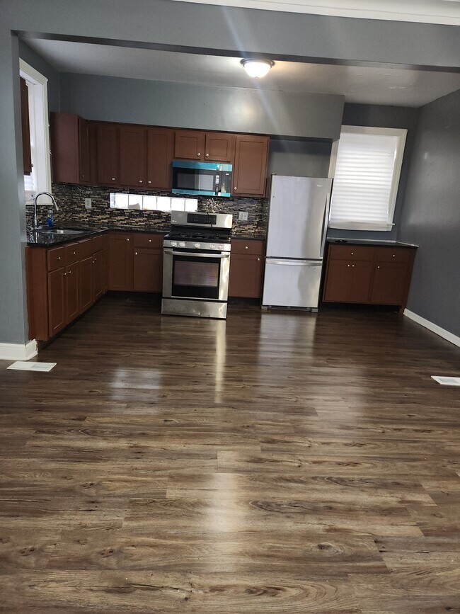 8711 S Kingston Ave, Unit 1 in Chicago, IL - Foto de edificio - Building Photo