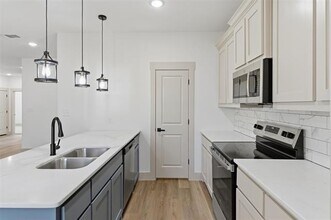 425 Munson St in Denison, TX - Building Photo - Building Photo