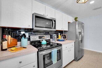 8615 44th Avenue Dr W in Bradenton, FL - Building Photo - Building Photo