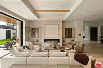 10386 Strathmore Dr in Los Angeles, CA - Building Photo - Building Photo