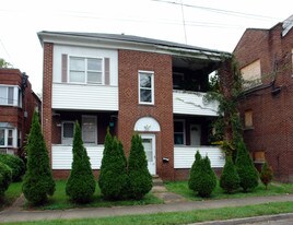 1513 Lewis St in Charleston, WV - Building Photo