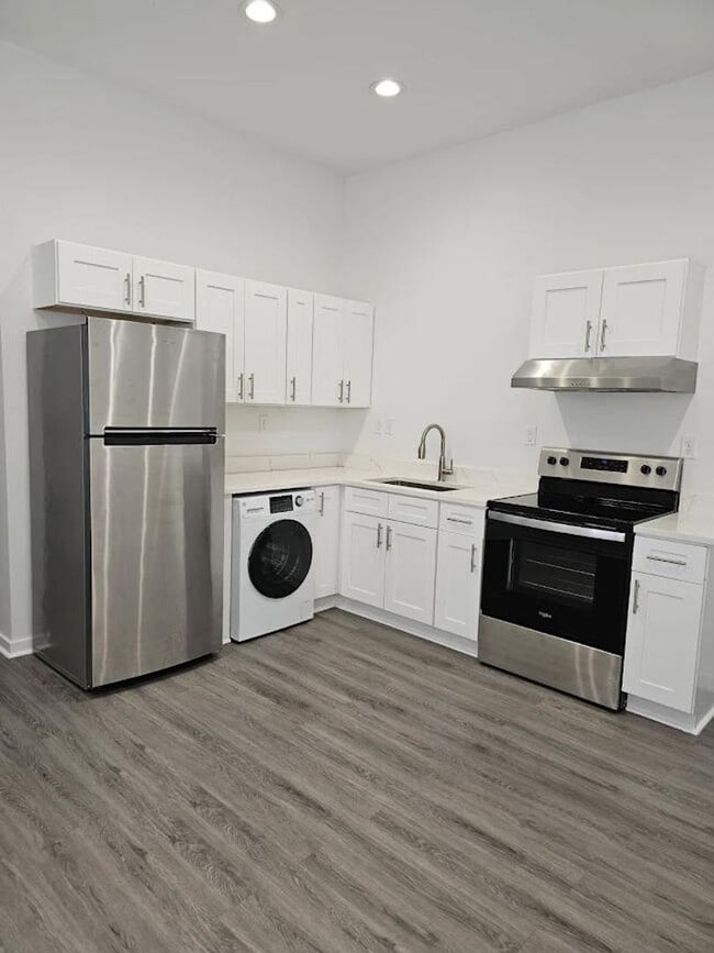 property at 214 S Park St