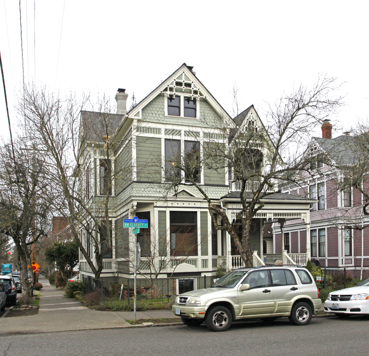 2387 NW Kearney in Portland, OR - Building Photo