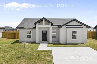 1702 Unity Dr in Mercedes, TX - Building Photo - Building Photo