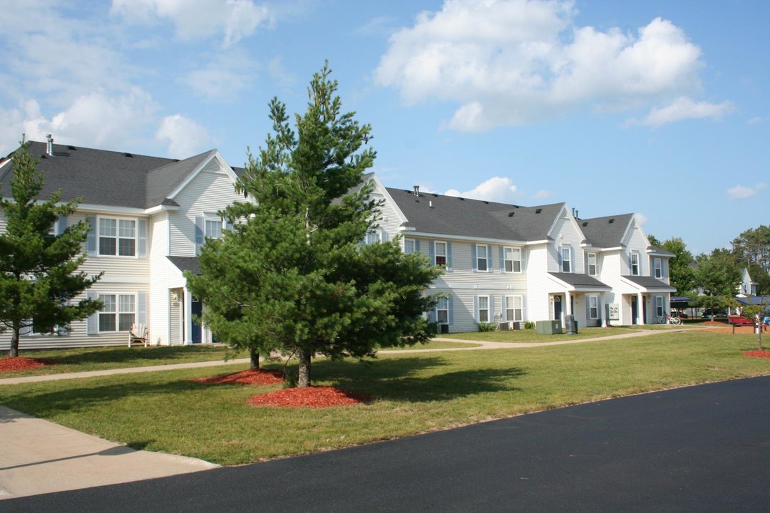 Green Meadows Apartments in Gaylord, MI - Foto de edificio