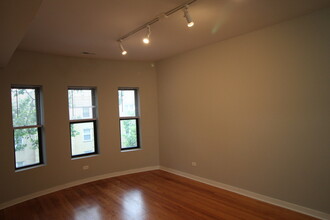 6449 N Claremont Ave, Unit 1 in Chicago, IL - Building Photo - Building Photo