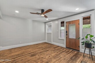 1305 W Monroe St-Unit -A in Phoenix, AZ - Building Photo - Building Photo