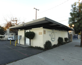 Patio Gardens Apartments in Pomona, CA - Building Photo - Building Photo