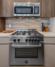 695 6th Ave in Brooklyn, NY - Foto de edificio - Building Photo