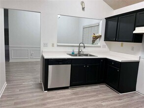 2400 Miller Oaks Cir in Decatur, GA - Building Photo - Building Photo