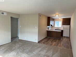 1651 Detroit Ave in Concord, CA - Building Photo - Building Photo