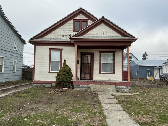 property at 223 E Dalton Ave