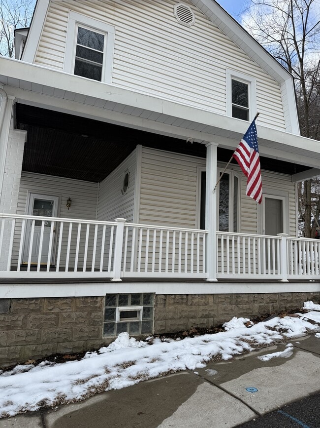 550 Wood St in Pitcairn, PA - Building Photo - Building Photo