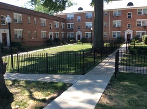 Madison Courts in Washington, DC - Building Photo - Building Photo