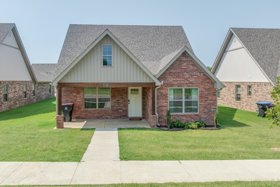 Maple Park at Riley Farm in Fort Smith, AR - Foto de edificio