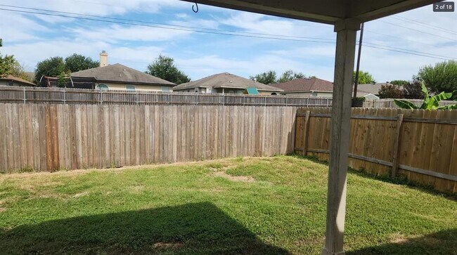 213 Pentire Way in Hutto, TX - Foto de edificio - Building Photo