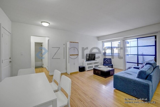 property at 10982 Roebling Ave