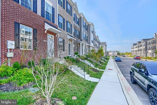 2718 Lanham Hill Cir in Glenarden, MD - Foto de edificio - Building Photo